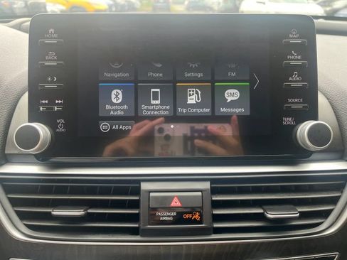Used 2021 Honda Accord Touring image 25