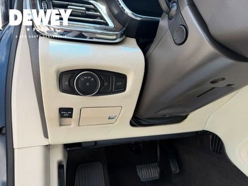 Used 2018 Lincoln Continental Reserve AWD/4WD image 15
