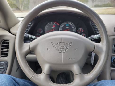 Used 2003 Chevrolet Corvette Coupe w/ Preferred Equipment Group image 27