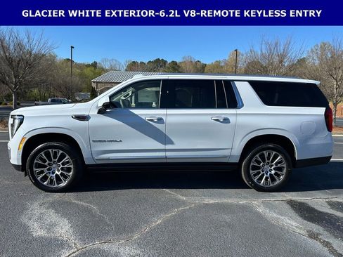 New 2026 GMC Yukon XL Denali w/ Denali Reserve Package image 14