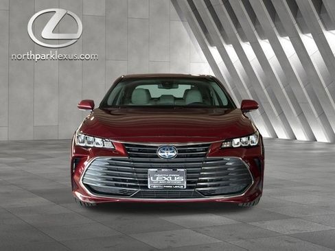 Used 2022 Toyota Avalon XLE w/ Moonroof Package image 7