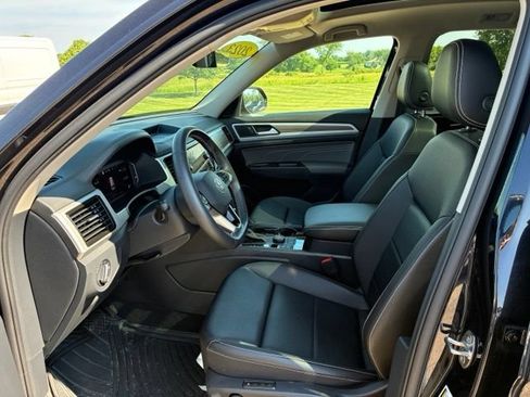 Used 2023 Volkswagen Atlas SEL AWD/4WD image 4