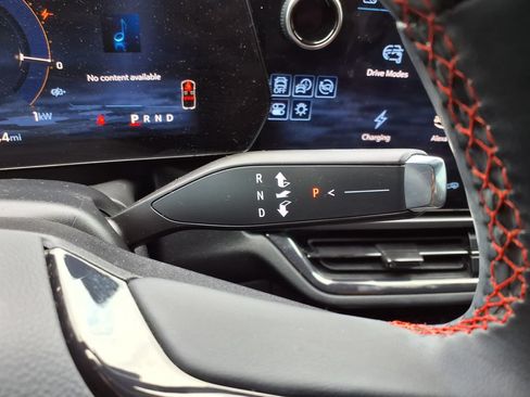 Used 2025 Chevrolet Equinox EV RS FWD image 25