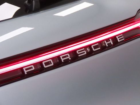Certified 2026 Porsche Macan AWD/4WD image 12