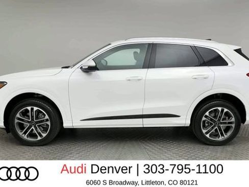 Used 2025 Audi Q5 Premium w/ Convenience Package AWD/4WD image 5