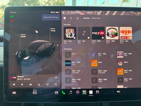 Used 2022 Tesla Model Y Performance AWD/4WD image 24