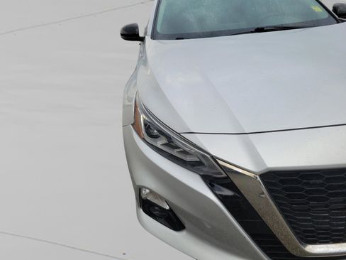 Used 2019 Nissan Altima 2.5 SR w/ SR Premium Package image 9