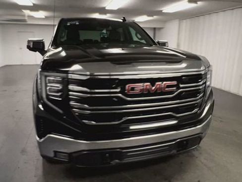 Certified 2025 GMC Sierra 1500 SLT AWD/4WD image 3
