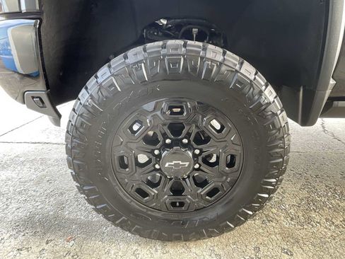 Certified 2024 Chevrolet Silverado 2500 LTZ w/ LTZ Plus Package image 34