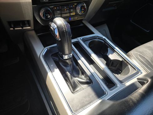 Used 2015 Ford F150 Lariat w/ Equipment Group 502A Luxury AWD/4WD image 32