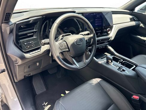 Certified 2025 Lexus TX 350 FWD w/ Technology Package image 23