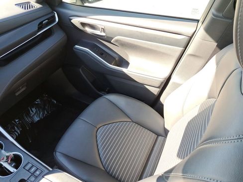 Used 2023 Toyota Highlander XSE image 15
