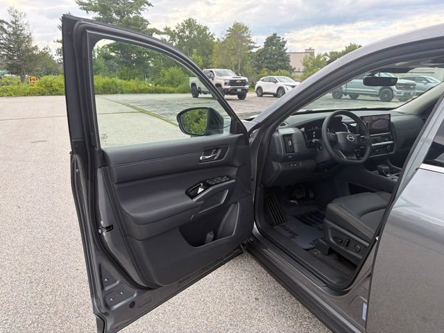 New 2026 Nissan Pathfinder SL AWD/4WD image 19