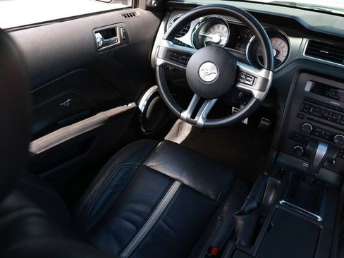 Used 2010 Ford Mustang GT Premium RWD image 23