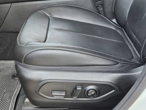 Used 2023 Jeep Grand Cherokee L Limited w/ Luxury Tech Group II RWD image 24