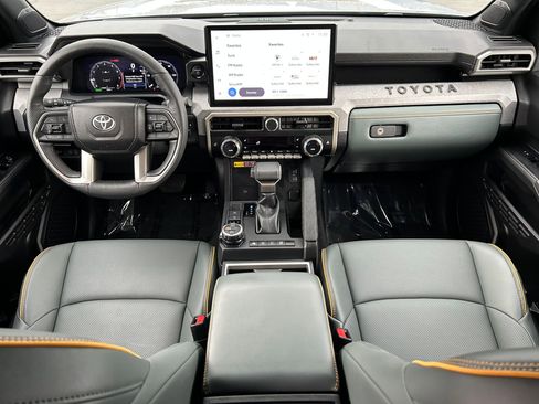 Used 2024 Toyota Tacoma Trailhunter image 22