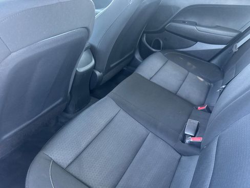 Used 2018 Hyundai Elantra SE FWD image 12