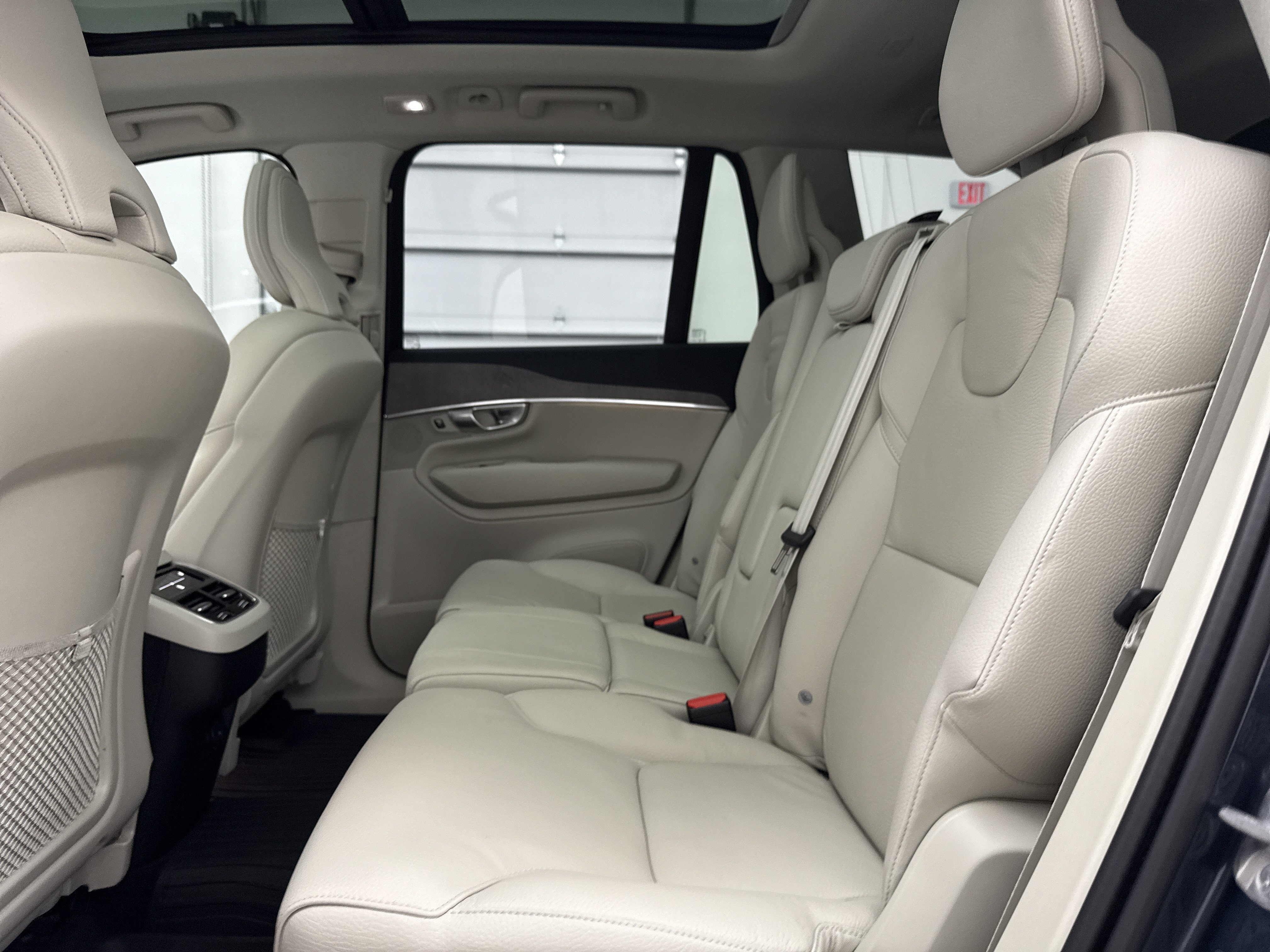 Certified 2024 Volvo XC90 B6 Plus w/ Protection Package Premier AWD/4WD image 25