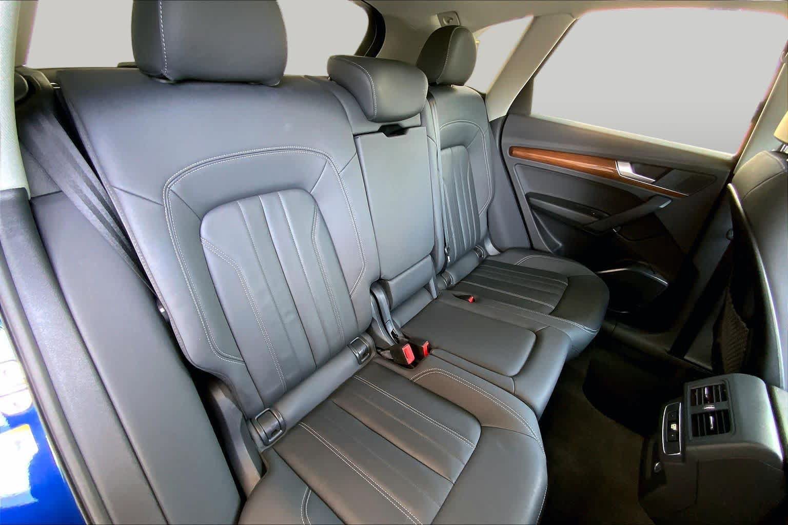 Used 2022 Audi Q5 2.0T Premium w/ Convenience Package AWD/4WD image 20