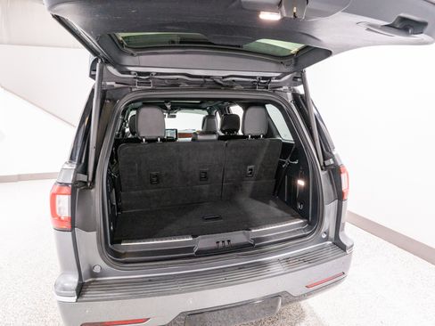 Used 2021 Lincoln Navigator Reserve RWD image 36