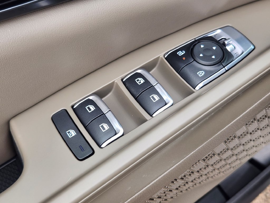 New 2027 Kia Carnival FWD image 9