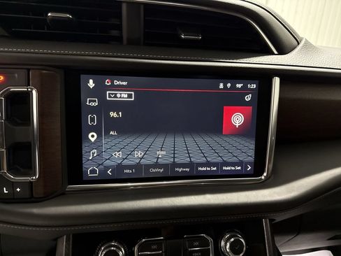 Used 2023 GMC Yukon XL Denali Ultimate AWD/4WD image 13