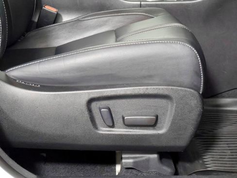Used 2018 Toyota Highlander SE AWD/4WD image 31