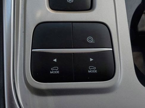 Used 2023 Ford Explorer XLT w/ Equipment Group 202A RWD image 34
