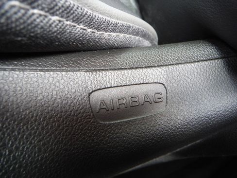 Used 2023 Buick Envision Avenir AWD/4WD image 23