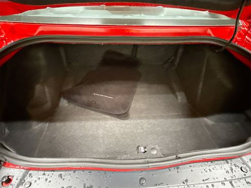 Used 2017 Dodge Challenger R/T Scat Pack w/ Leather Interior Group image 28