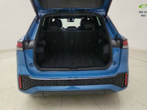 Used 2025 Volkswagen Tiguan SE R-Line FWD image 14