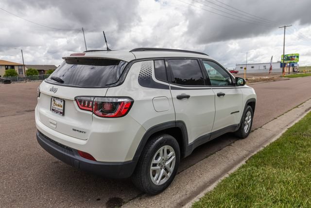 Used 2018 Jeep Compass Sport w/ Mopar Graphics Package FWD image 5