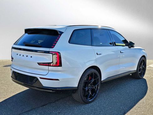 New 2025 Volvo EX90 Ultra image 3
