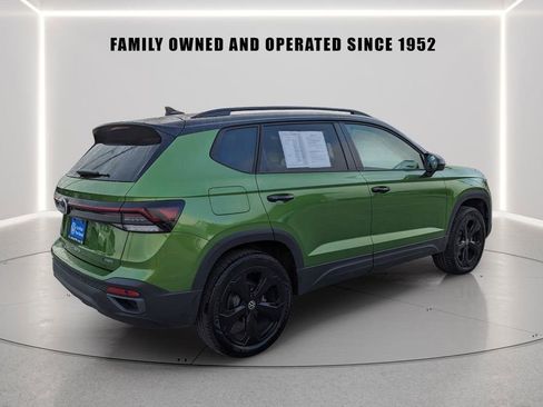 Certified 2025 Volkswagen Taos SE image 6