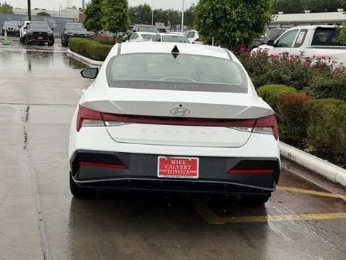Used 2025 Hyundai Elantra SEL image 6