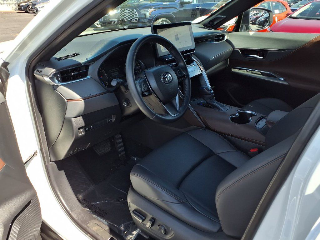 Certified 2023 Toyota Venza XLE AWD/4WD image 17