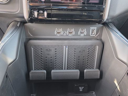 New 2026 RAM 1500 Laramie AWD/4WD image 25