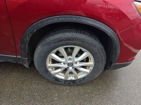 Used 2019 Nissan Rogue SV AWD/4WD image 2