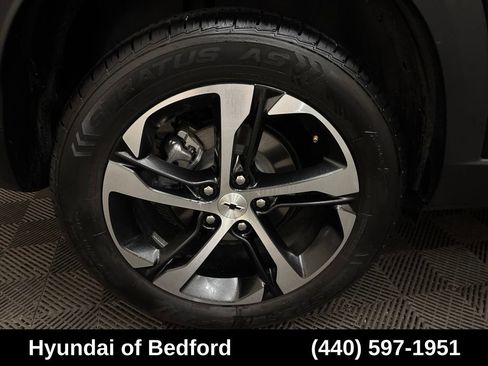 Used 2025 Chevrolet Trax RS w/ Sunroof Package FWD image 24