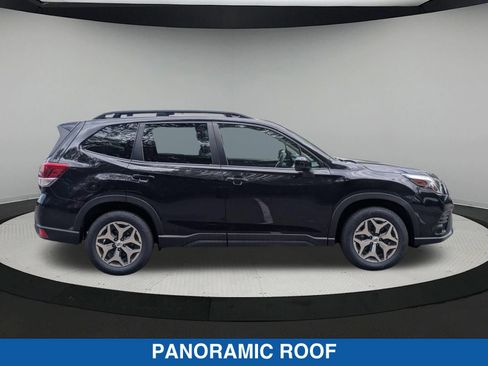 Certified 2023 Subaru Forester Premium AWD/4WD image 2