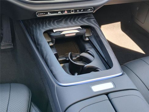 New 2026 Mercedes-Benz E 350 4MATIC Sedan image 9