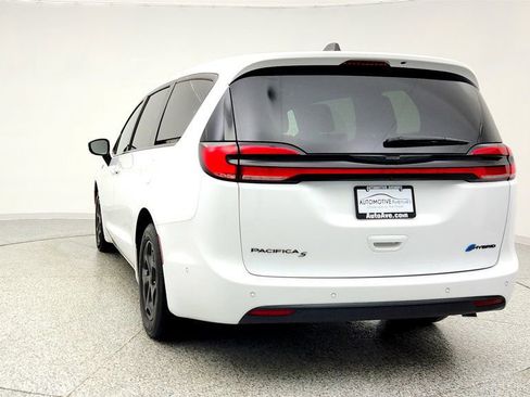 Used 2024 Chrysler Pacifica Hybrid S Appearance Pkg image 6