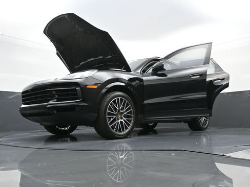 Used 2023 Porsche Cayenne image 39