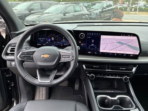 Used 2026 Chevrolet Traverse LT AWD/4WD image 25