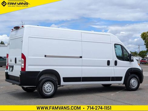 Used 2026 RAM ProMaster 2500 w/ Convenience Group FWD image 7
