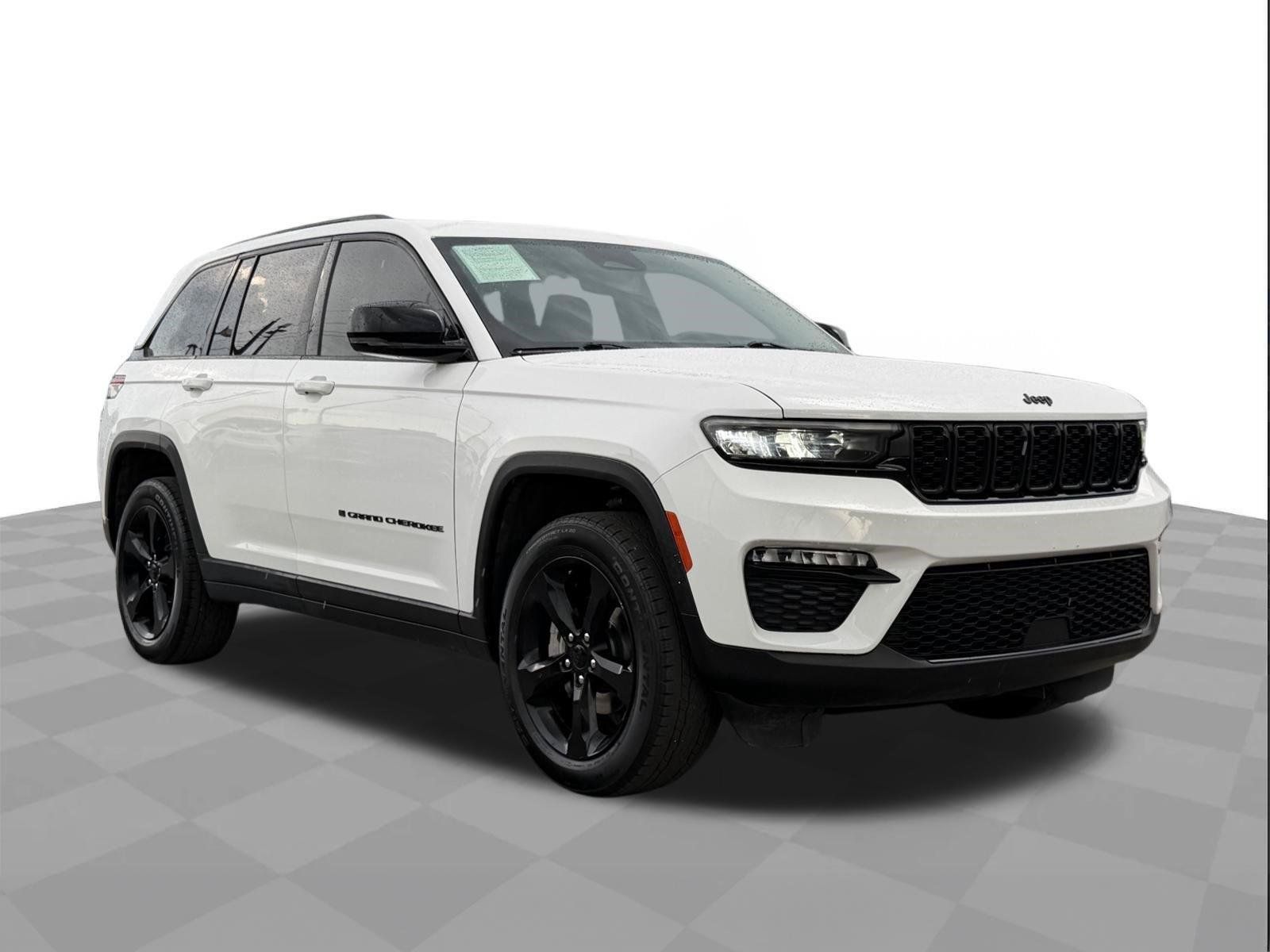 Used 2023 Jeep Grand Cherokee Limited w/ Black Appearance Package AWD/4WD image 7