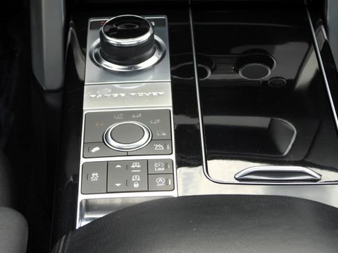 Used 2017 Land Rover Range Rover HSE Td6 AWD/4WD image 65