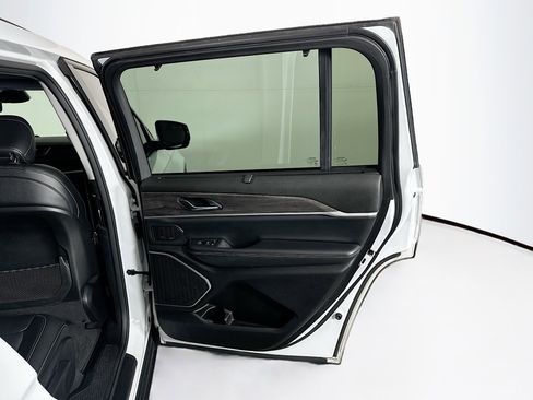 Used 2023 Jeep Grand Cherokee L Limited w/ Luxury Tech Group II image 32