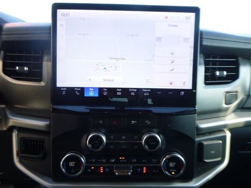 Used 2024 Ford Expedition Max XLT image 17