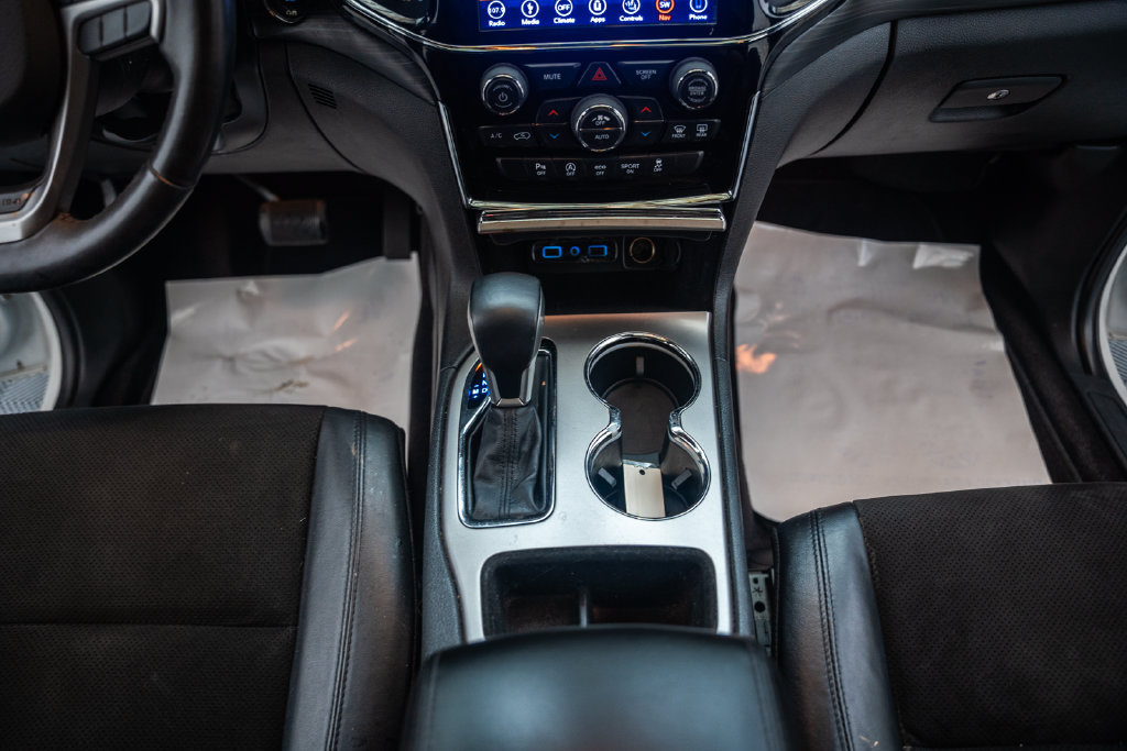 Used 2019 Jeep Grand Cherokee Altitude AWD/4WD image 32